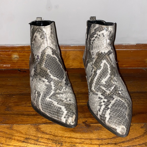Snake print ankle boots - Picture 4 of 6